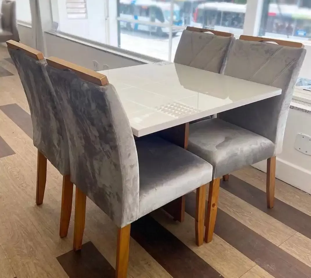 Mesa de Jantar Los Angeles